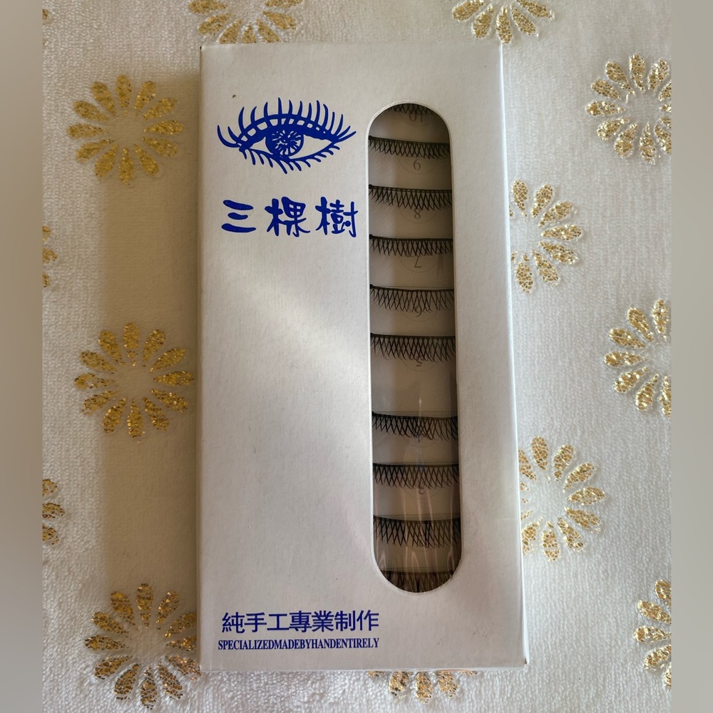 10 Sets of Lashes
